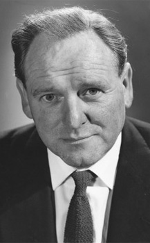 Bernard Lee